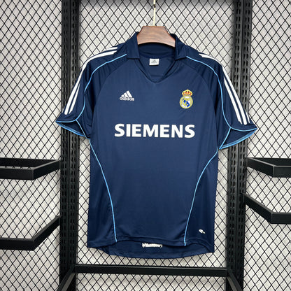 Retro Real Madrid 2005/06 Away Home Shirt