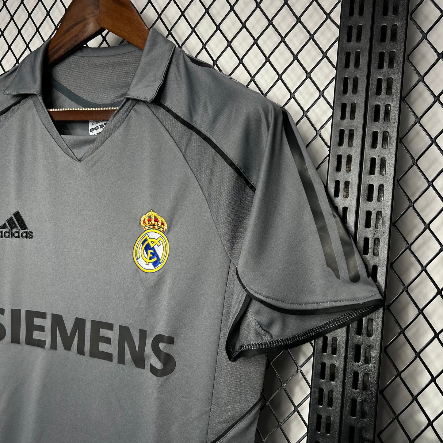 Retro Real Madrid 2005/06 Third Away Home Shirt