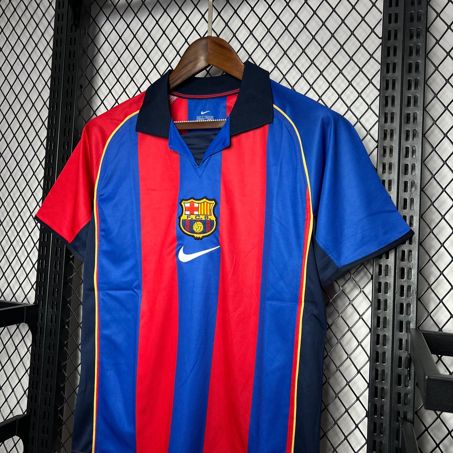 Retro Barcelona 2004/05 Home Shirt