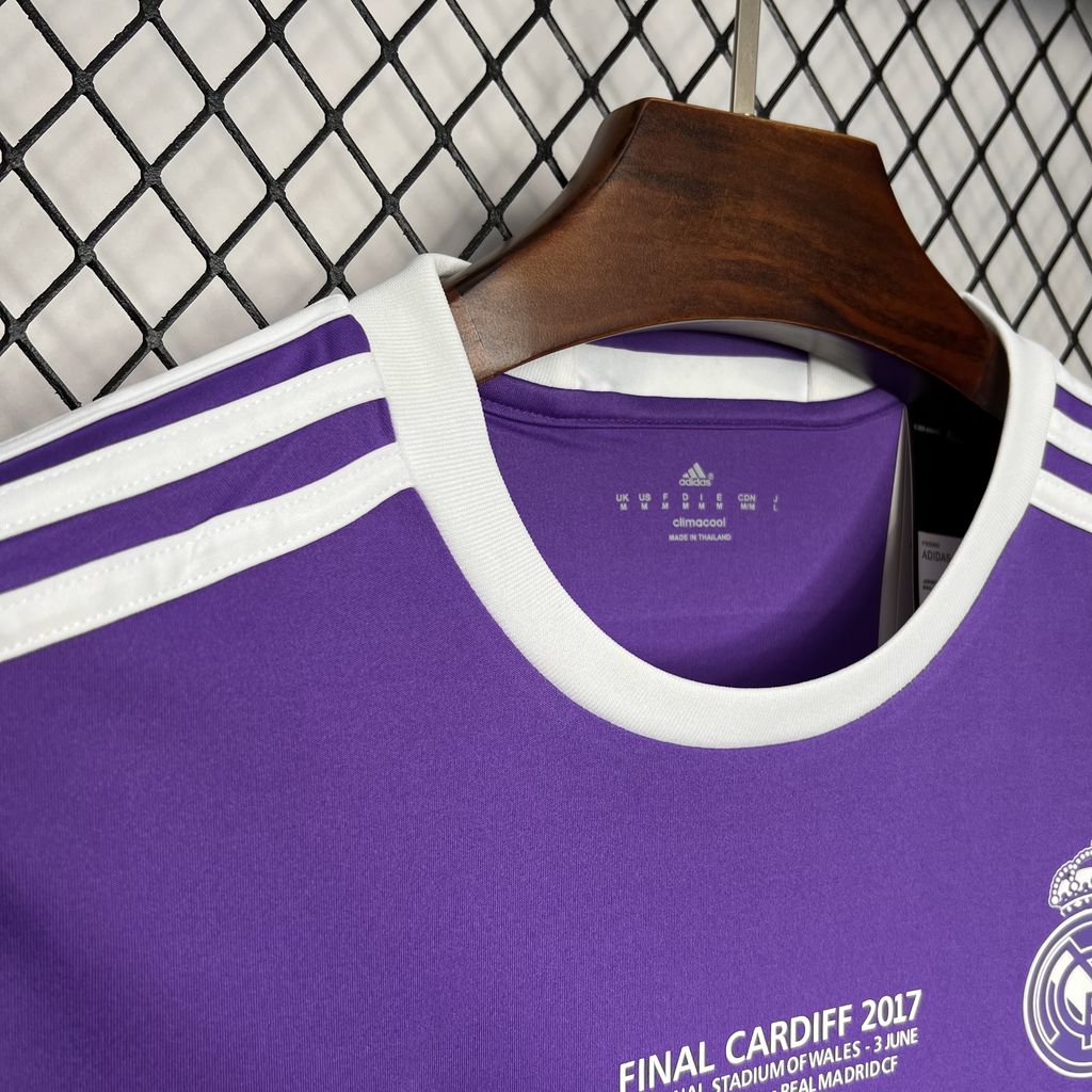 Retro Real Madrid 2016/17 Away Shirt