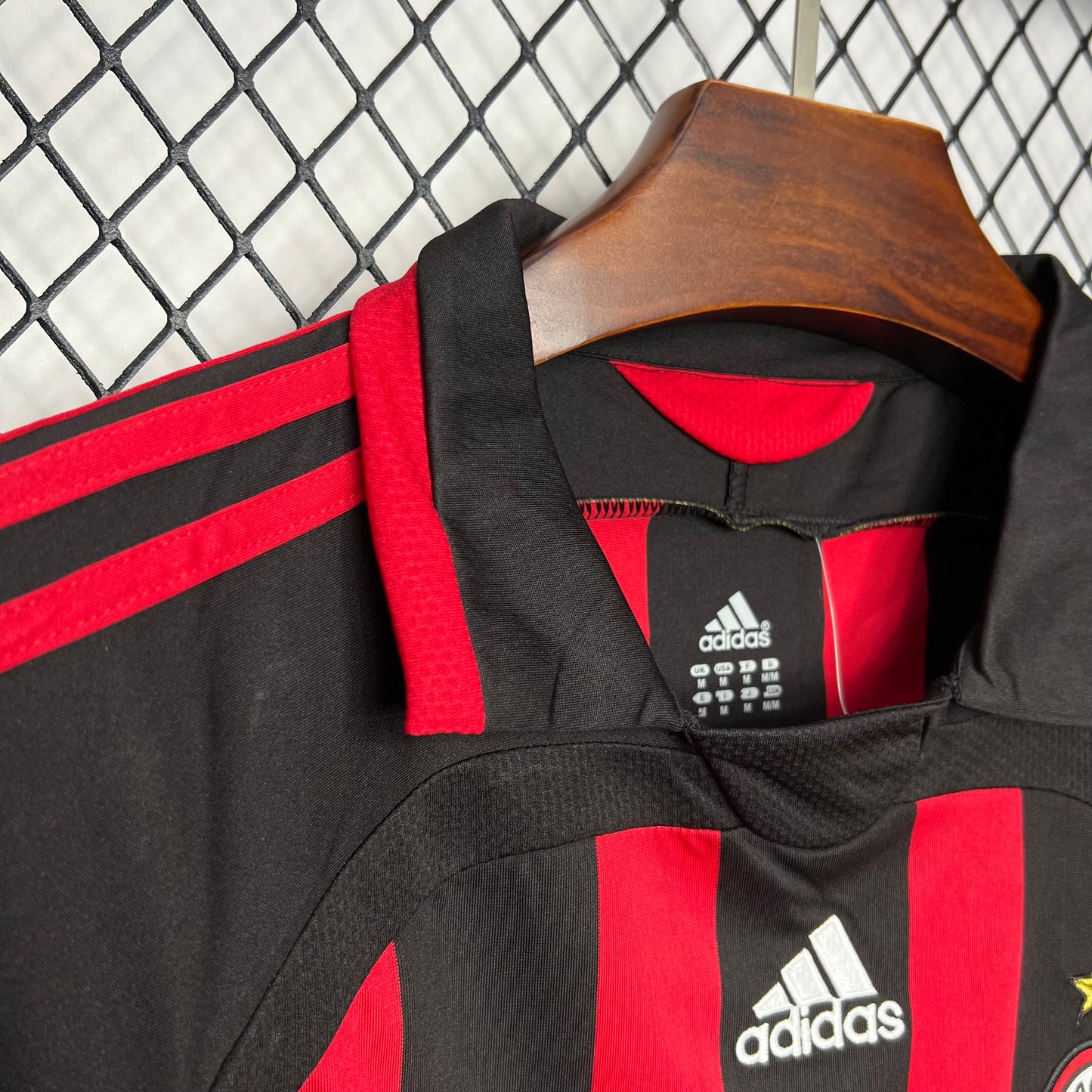 Retro AC Milan 2006/07 Home Shirt