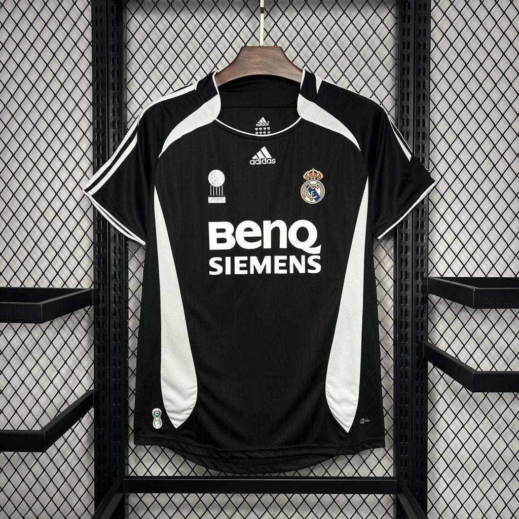 Retro Real Madrid 2006/07 Third Away Shirt