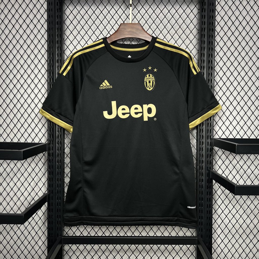 Retro Juventus 2015/16 Thirds Away Shirt