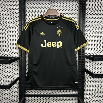 Retro Juventus 2015/16 Thirds Away Shirt