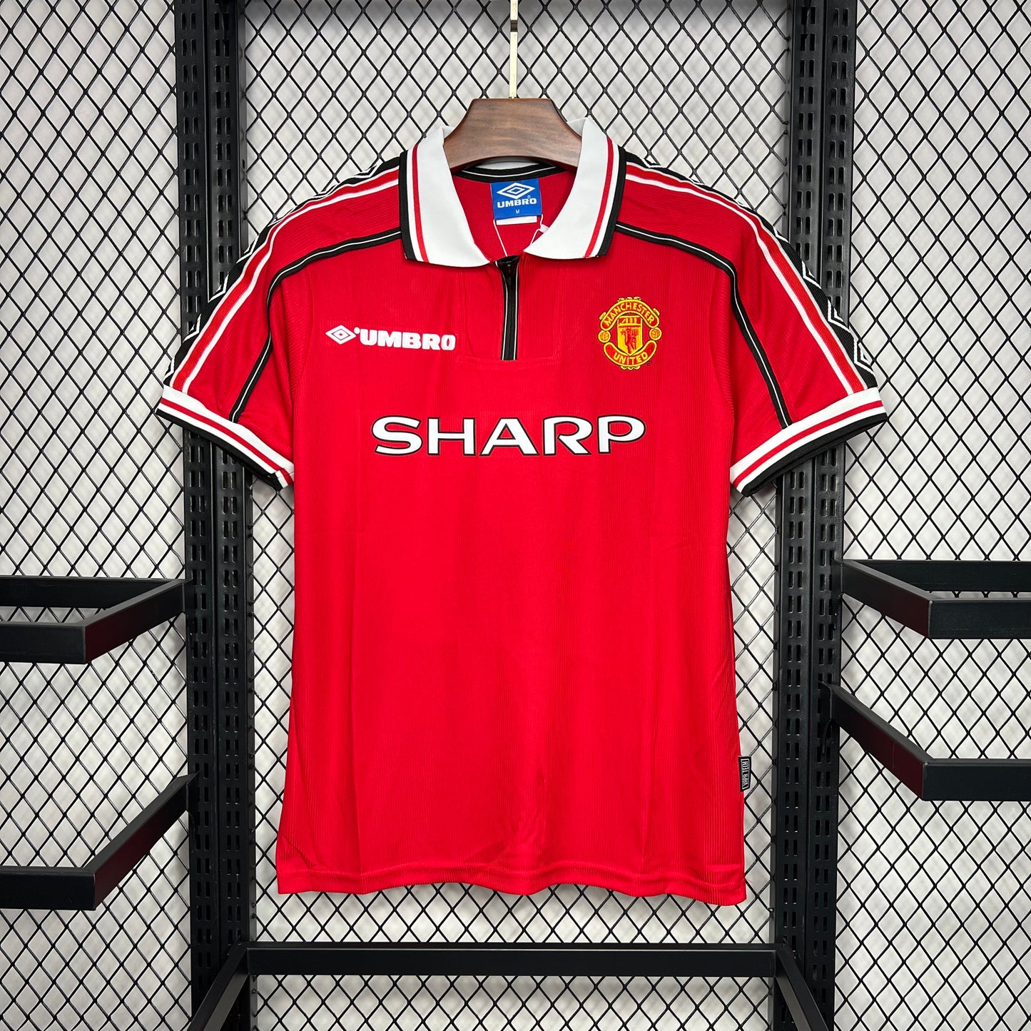 Retro Manchester United 98/99 Home Shirt