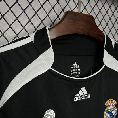 Retro Real Madrid 2006/07 Third Away Shirt