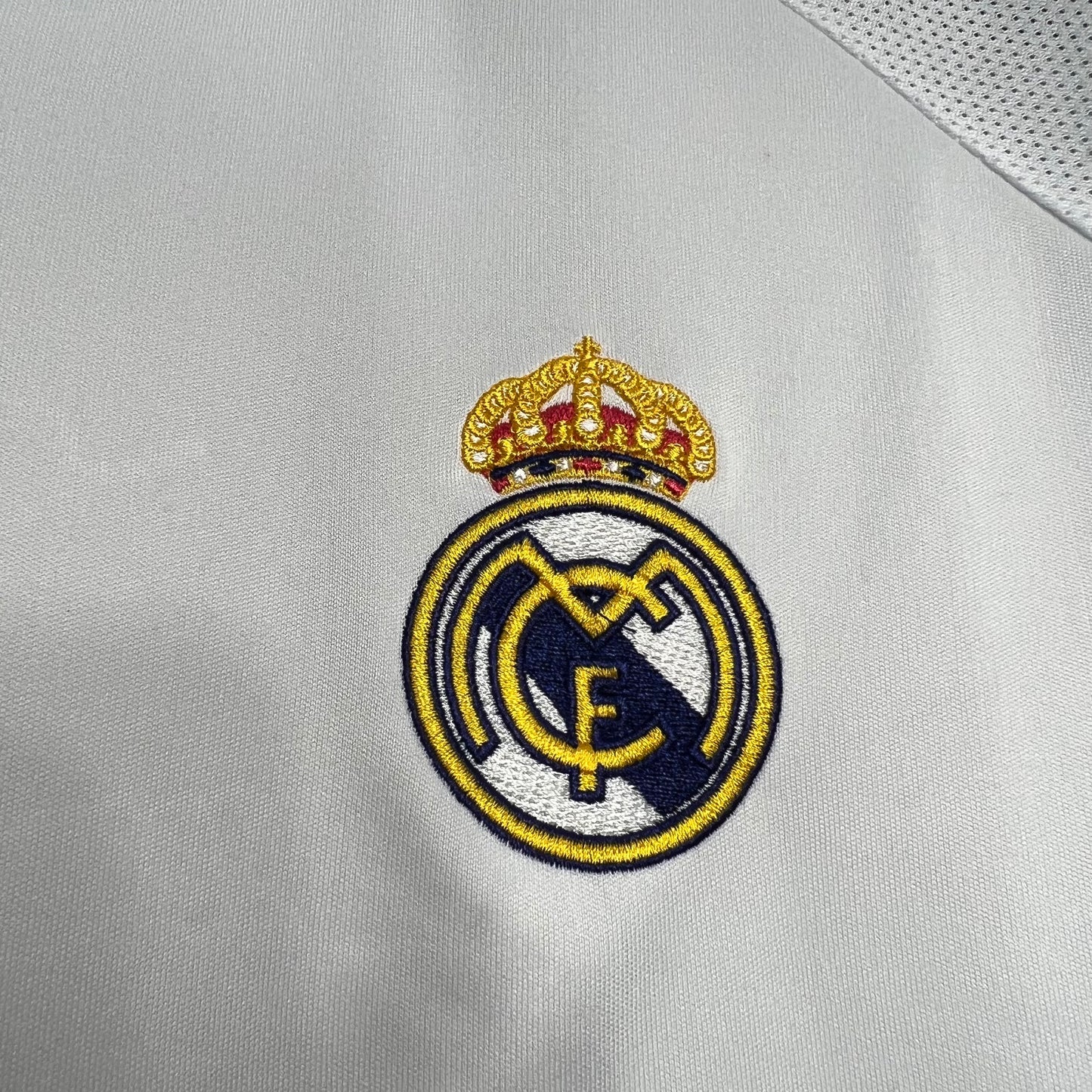 Retro Real Madrid 2005/06 Home Shirt