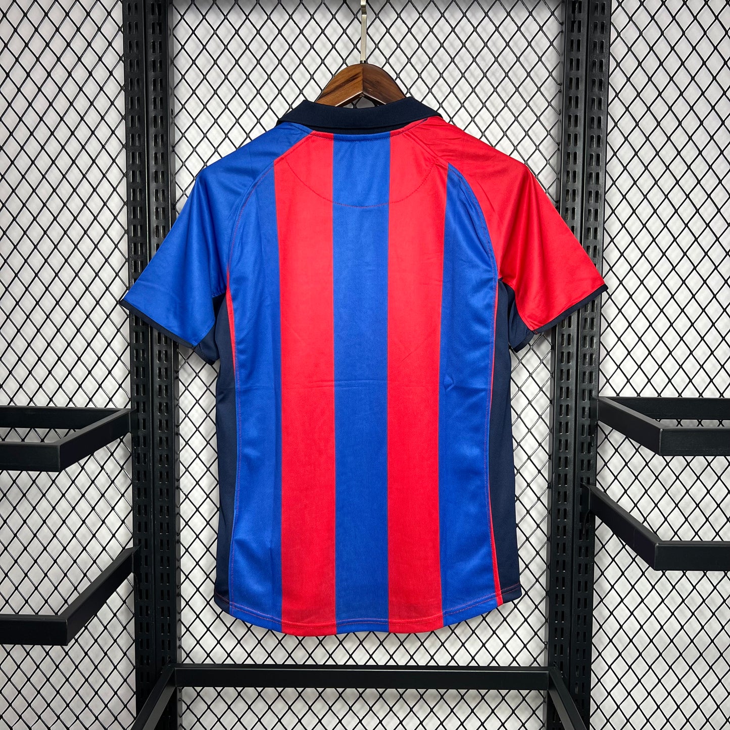 Retro Barcelona 2004/05 Home Shirt