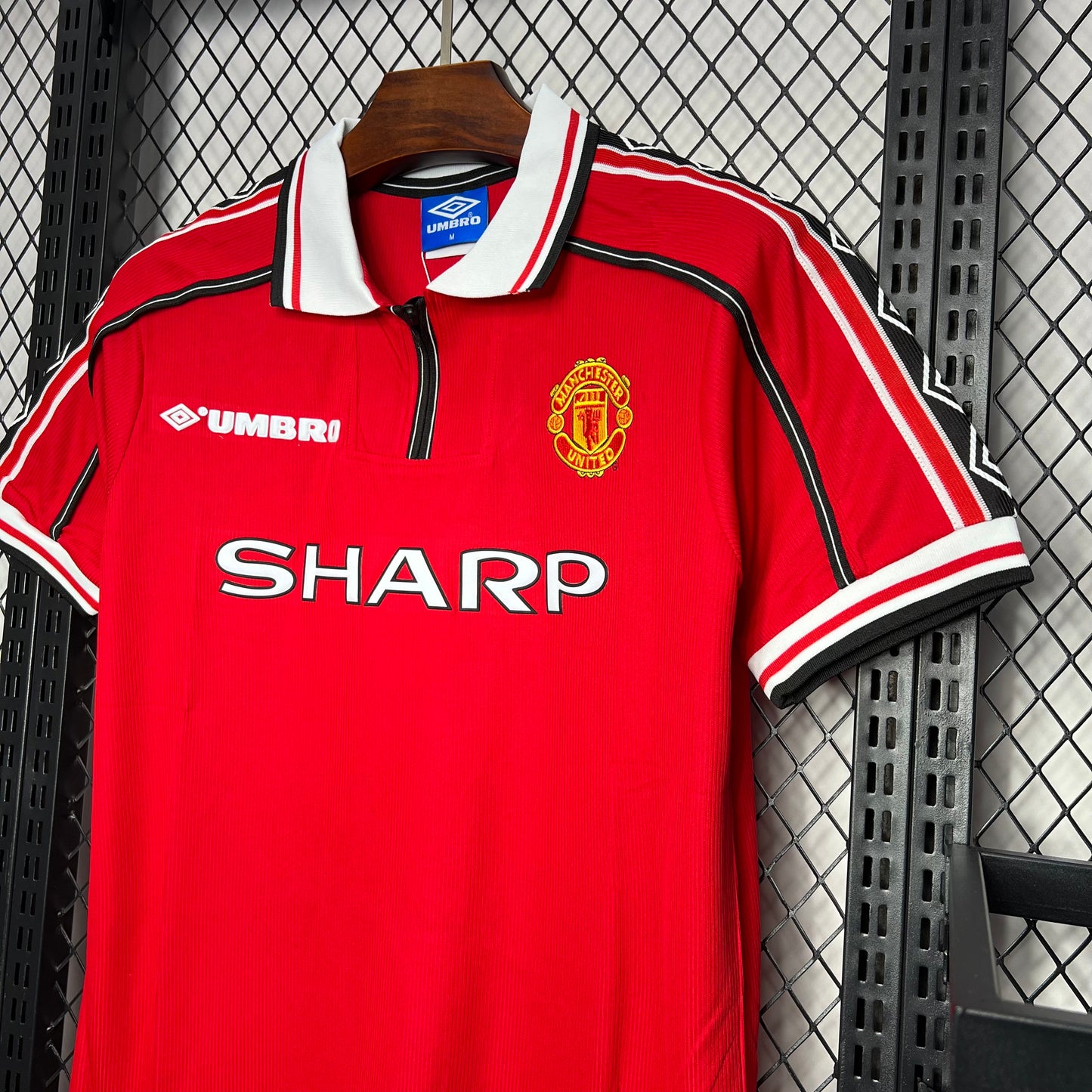 Retro Manchester United 98/99 Home Shirt