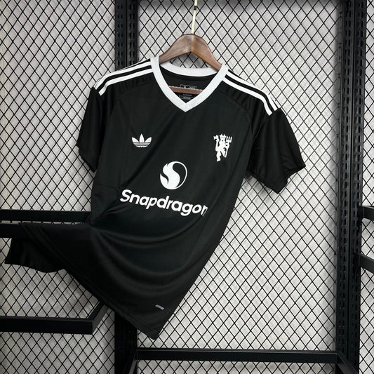 Manchester United 2024/25 Fourth goalkeeper Shirt