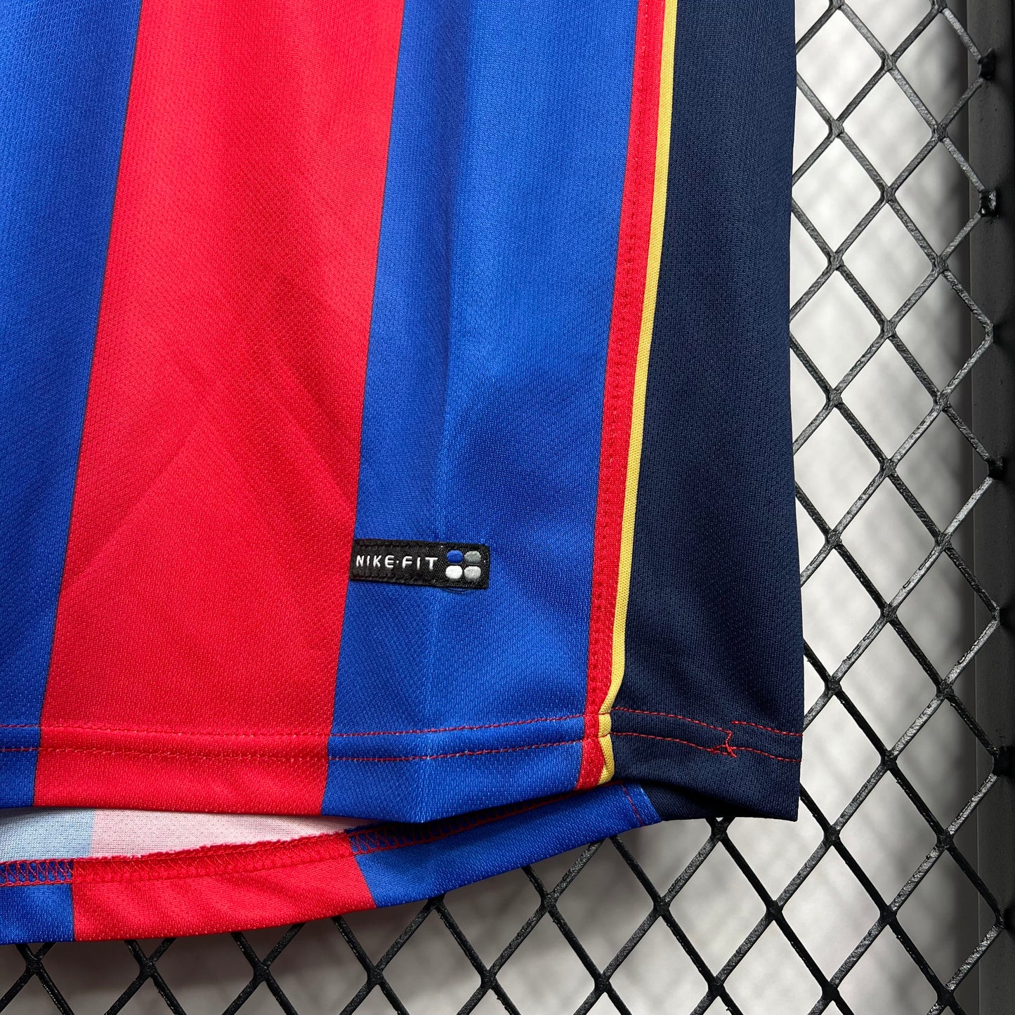 Retro Barcelona 2004/05 Home Shirt