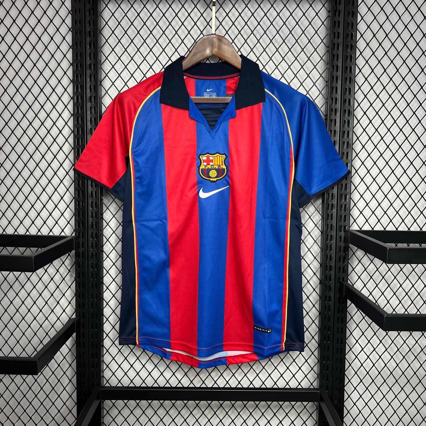 Retro Barcelona 2004/05 Home Shirt